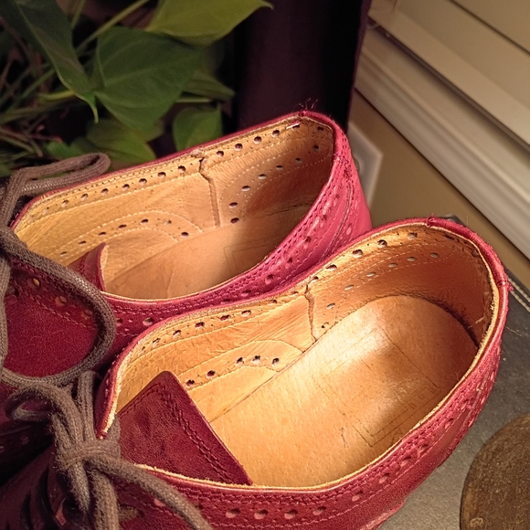 Frye Women's Burgundy Heeled Oxfords - Picture 6 of 16